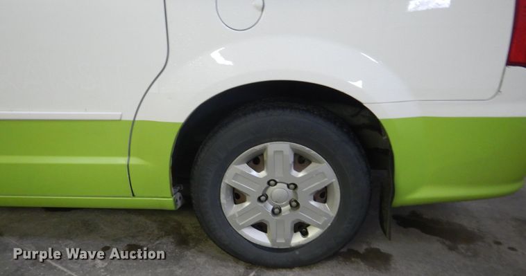 image for item FX9010 2012 Dodge Grand Caravan  van