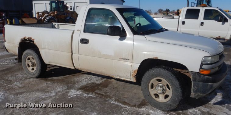 image for item FX9013 2002 Chevrolet Silverado 1500  pickup truck