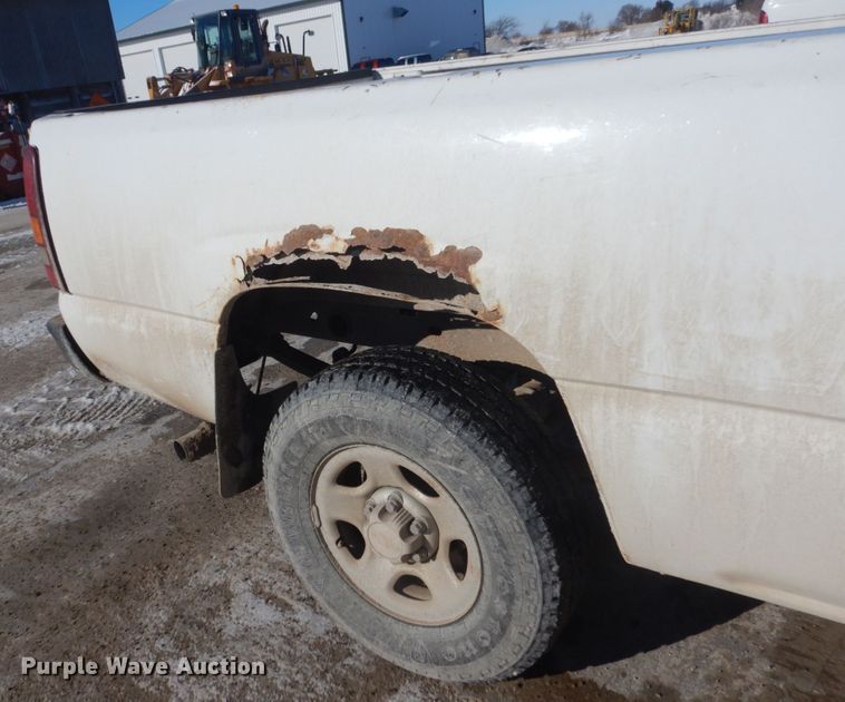 image for item FX9013 2002 Chevrolet Silverado 1500  pickup truck