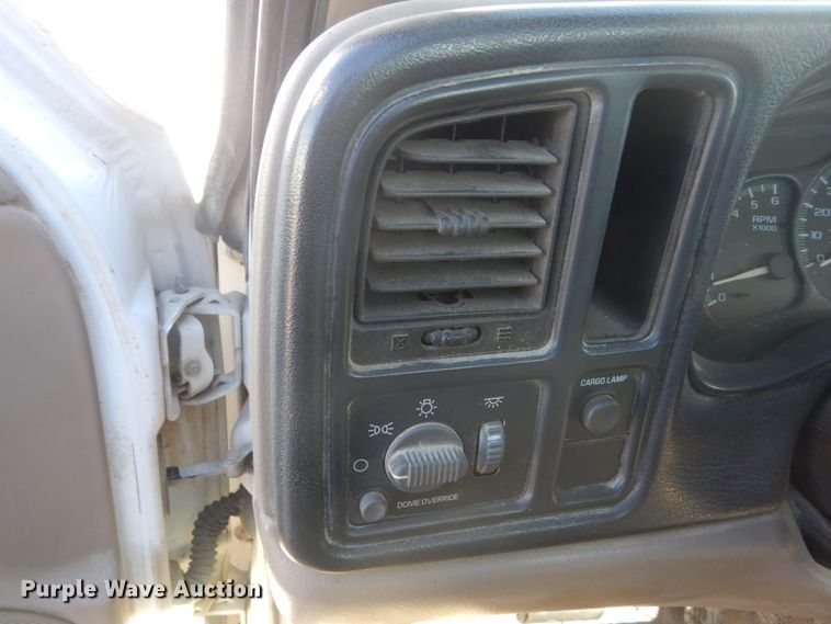 image for item FX9013 2002 Chevrolet Silverado 1500  pickup truck