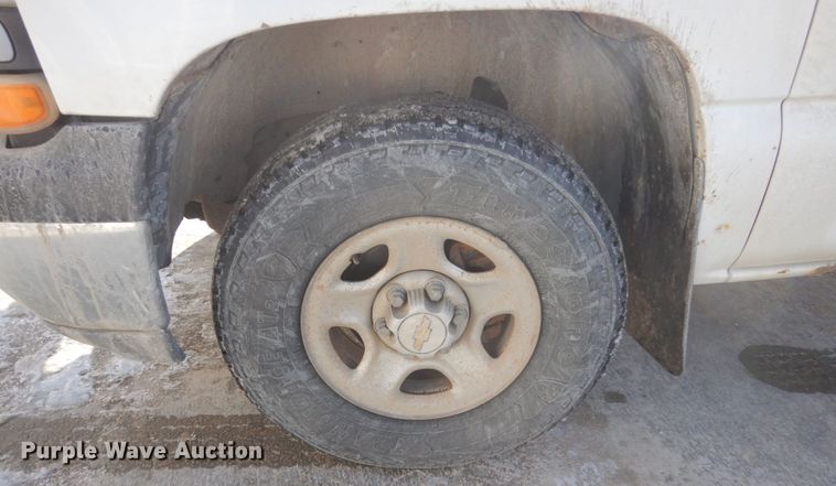 image for item FX9013 2002 Chevrolet Silverado 1500  pickup truck