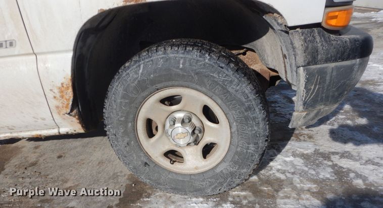 image for item FX9013 2002 Chevrolet Silverado 1500  pickup truck