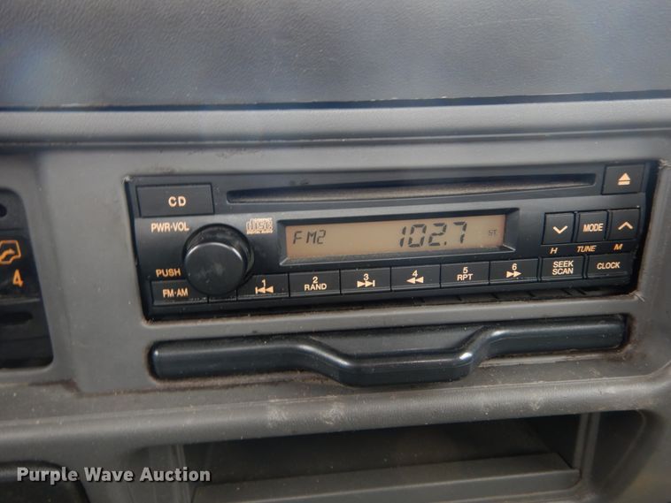 image for item GB9881 2001 Isuzu NPR truck cab and chassis