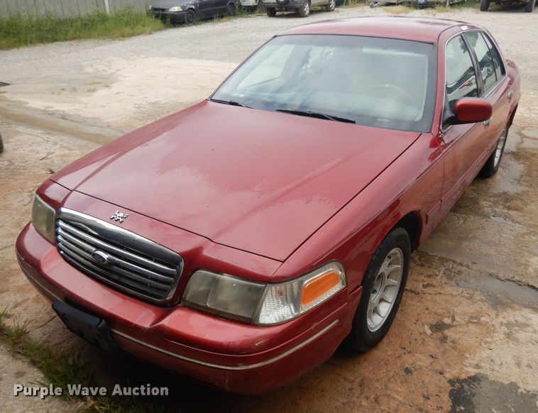 image for item GG9198 2001 Ford Crown Victoria