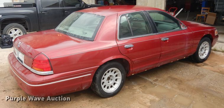 image for item GG9198 2001 Ford Crown Victoria