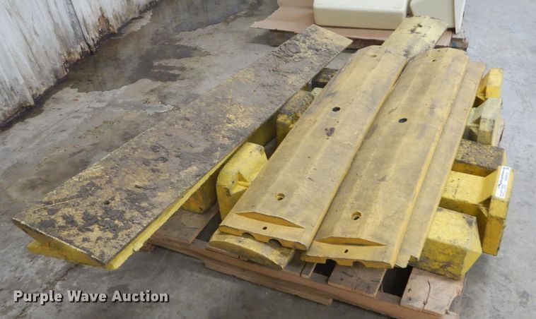 image for item GG9572 Parking lot supplies