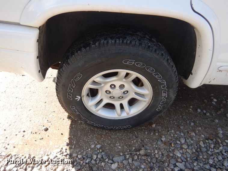 image for item GK9116 2002 Dodge Durango  SUV