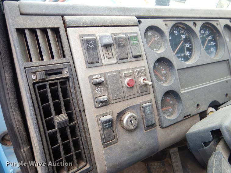 image for item GO9059 1999 Freightliner FL80 sewer rodder truck