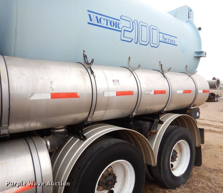 image for item GO9059 1999 Freightliner FL80 sewer rodder truck