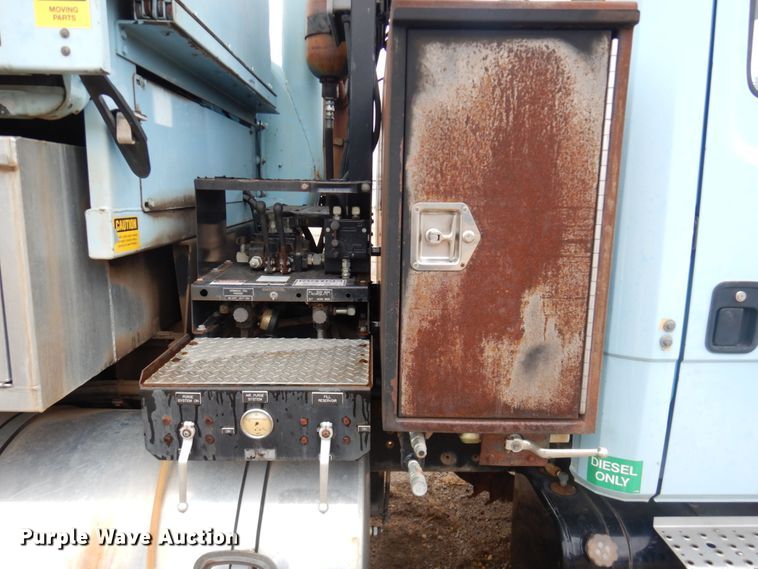 image for item GO9059 1999 Freightliner FL80 sewer rodder truck