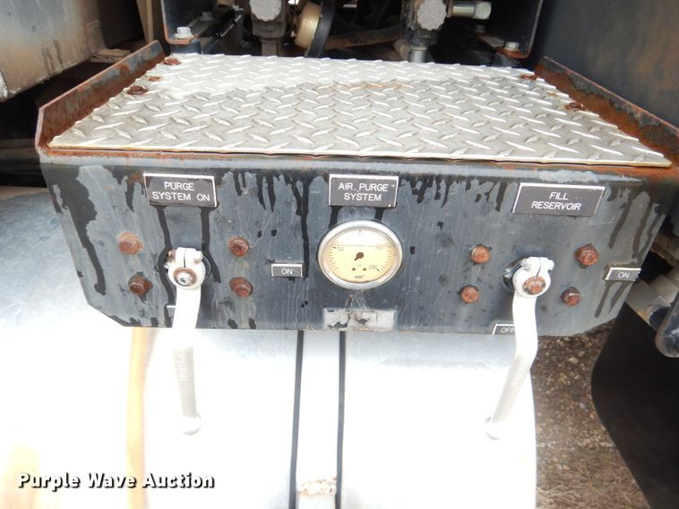 image for item GO9059 1999 Freightliner FL80 sewer rodder truck