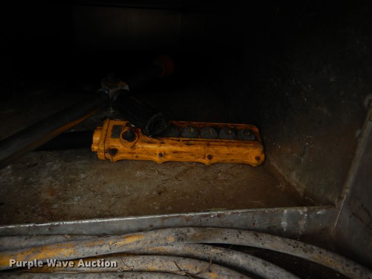 image for item GO9059 1999 Freightliner FL80 sewer rodder truck