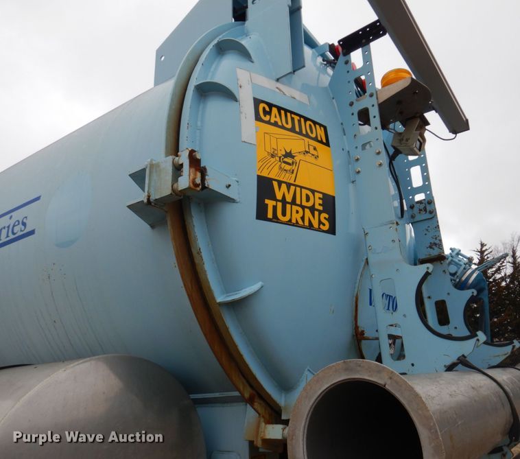 image for item GO9059 1999 Freightliner FL80 sewer rodder truck