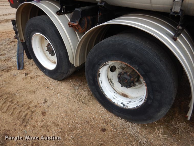 image for item GO9059 1999 Freightliner FL80 sewer rodder truck