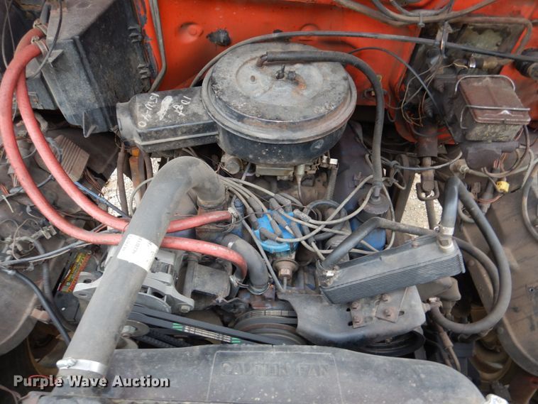 image for item GO9063 1980 Ford F700 truck cab and chassis