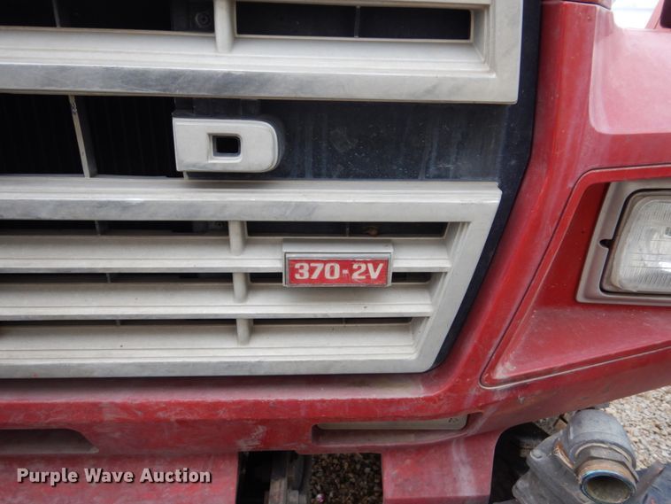 image for item GO9063 1980 Ford F700 truck cab and chassis