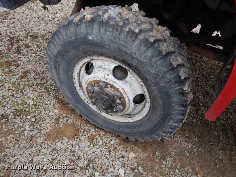 image for item GO9063 1980 Ford F700 truck cab and chassis