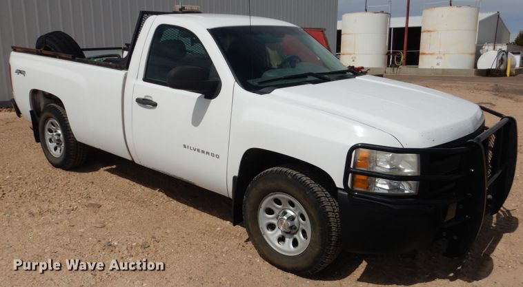 image for item GO9124 2010 Chevrolet Silverado 1500 pickup truck