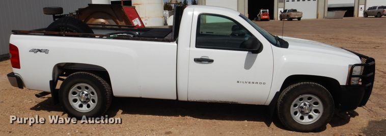 image for item GO9124 2010 Chevrolet Silverado 1500 pickup truck