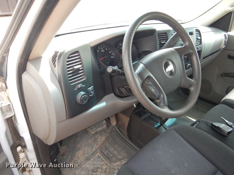 image for item GO9124 2010 Chevrolet Silverado 1500 pickup truck