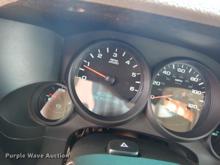 image for item GO9124 2010 Chevrolet Silverado 1500 pickup truck