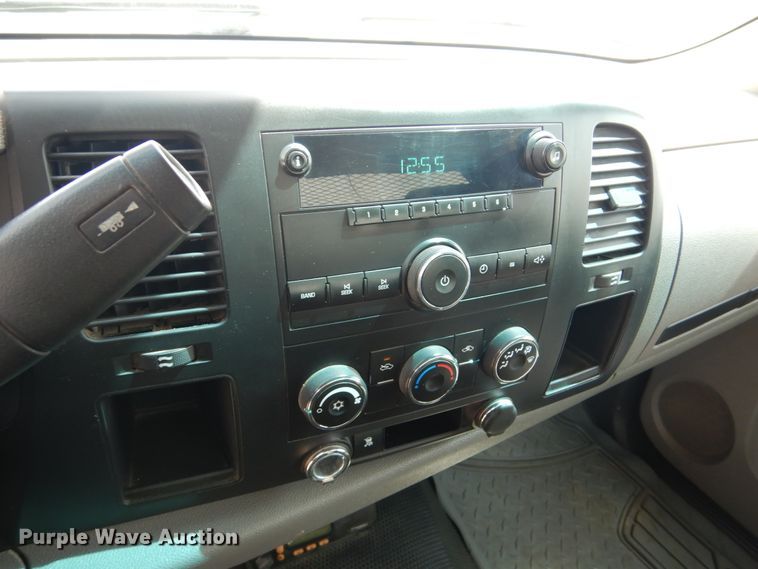 image for item GO9124 2010 Chevrolet Silverado 1500 pickup truck