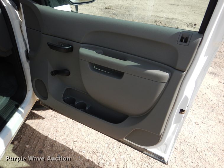 image for item GO9124 2010 Chevrolet Silverado 1500 pickup truck