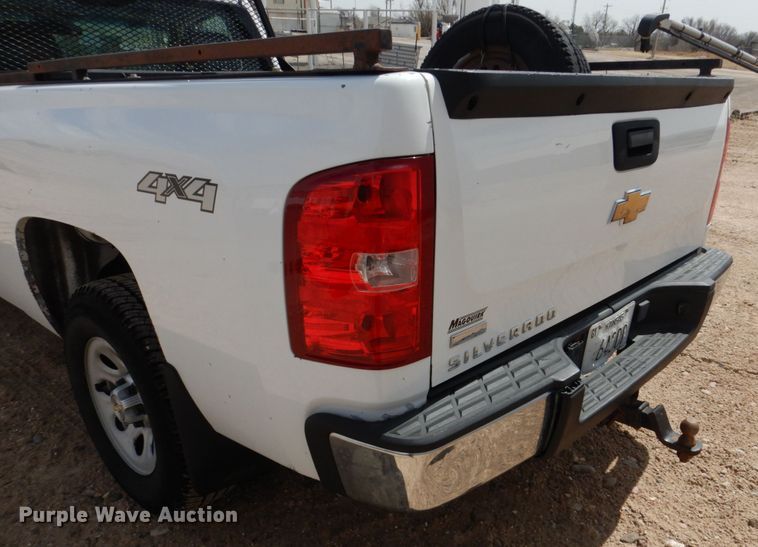 image for item GO9124 2010 Chevrolet Silverado 1500 pickup truck