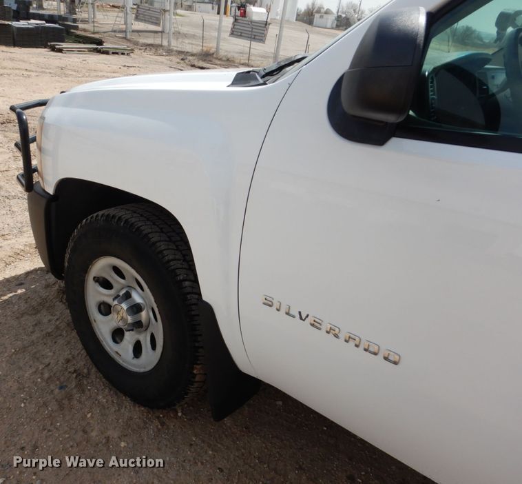 image for item GO9124 2010 Chevrolet Silverado 1500 pickup truck