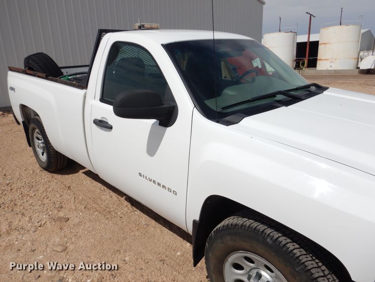 image for item GO9124 2010 Chevrolet Silverado 1500 pickup truck