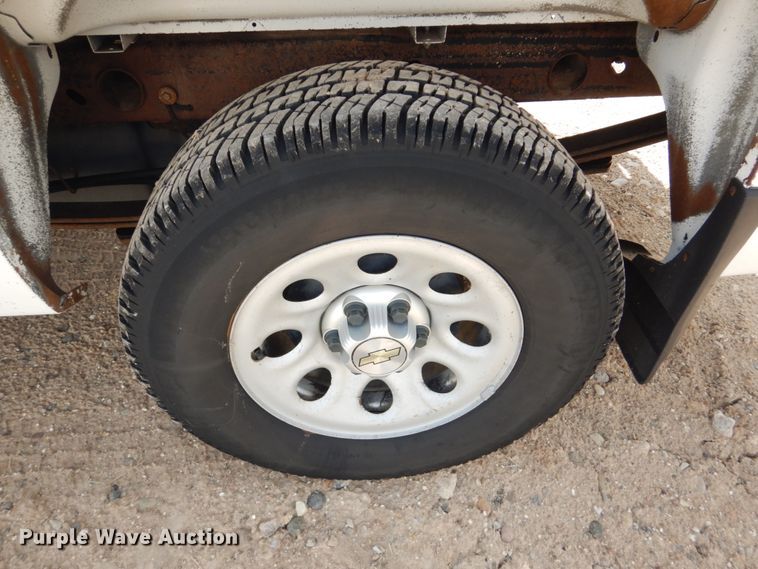 image for item GO9124 2010 Chevrolet Silverado 1500 pickup truck