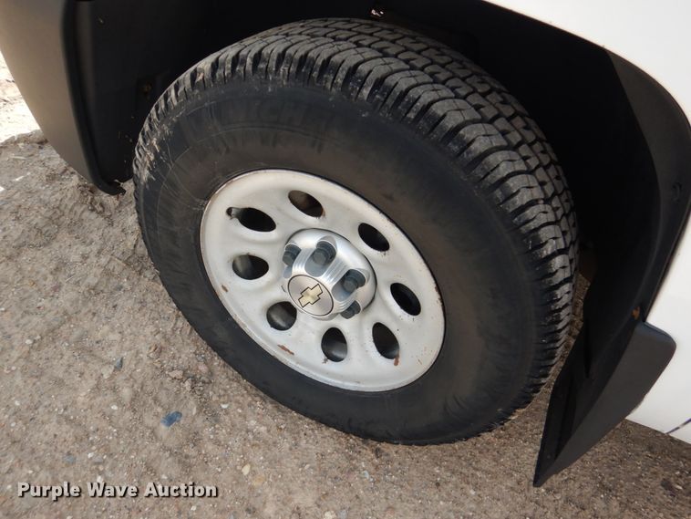 image for item GO9124 2010 Chevrolet Silverado 1500 pickup truck