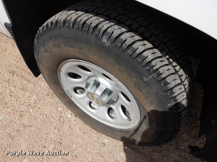 image for item GO9124 2010 Chevrolet Silverado 1500 pickup truck