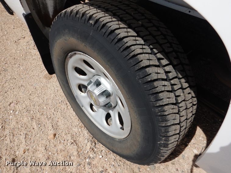 image for item GO9124 2010 Chevrolet Silverado 1500 pickup truck