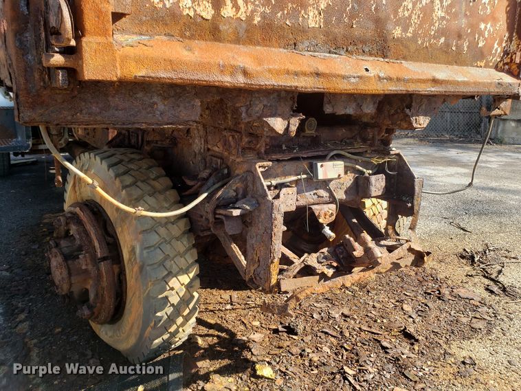 image for item GO9269 1991 Chevrolet Kodiak C5500 dump truck