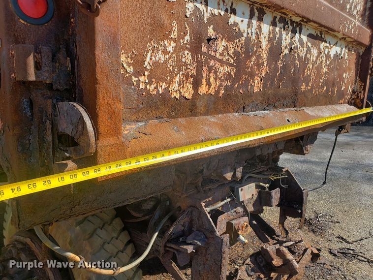 image for item GO9269 1991 Chevrolet Kodiak C5500 dump truck