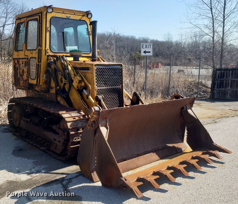 image for item GO9273 John Deere 555G  track loader
