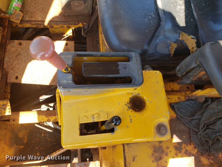 image for item GO9273 John Deere 555G  track loader