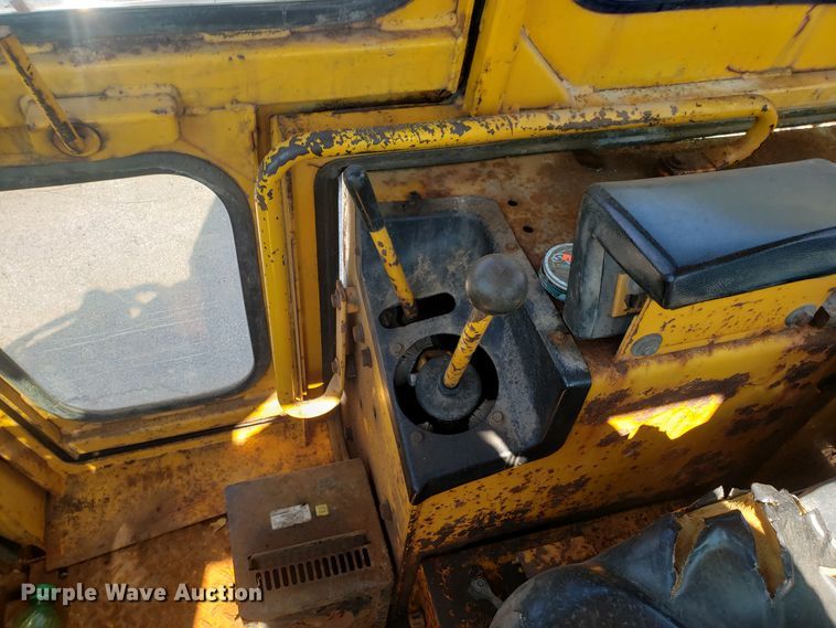 image for item GO9273 John Deere 555G  track loader