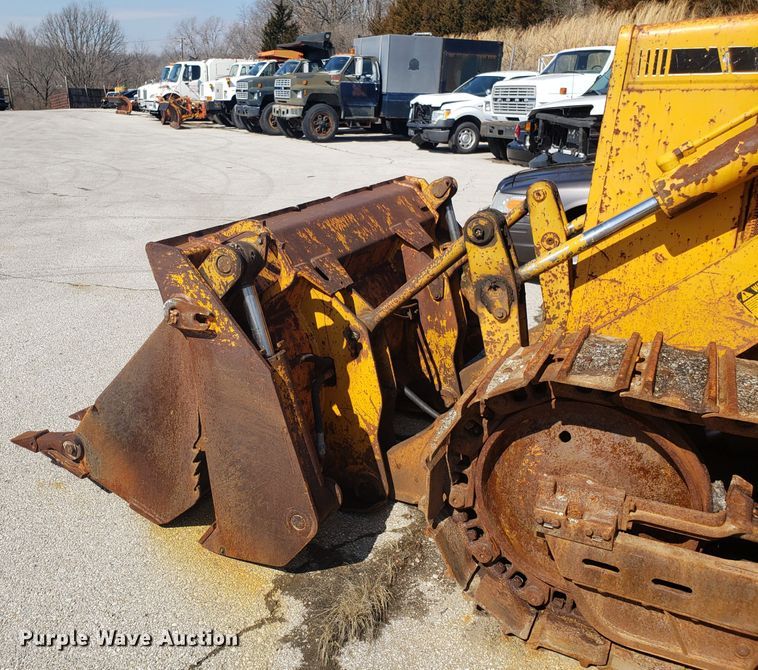 image for item GO9273 John Deere 555G  track loader