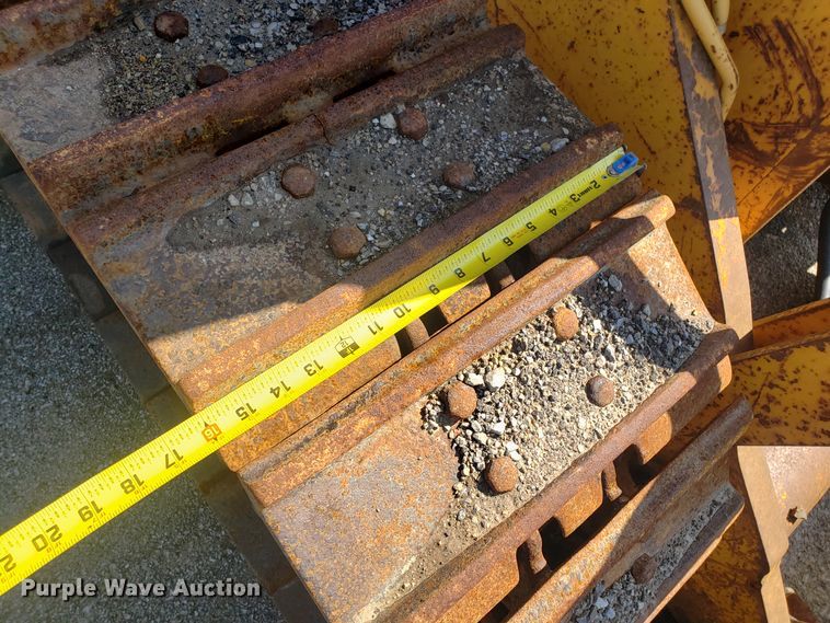 image for item GO9273 John Deere 555G  track loader