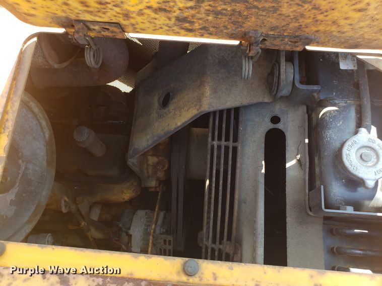 image for item GO9273 John Deere 555G  track loader