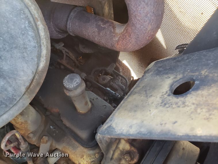 image for item GO9273 John Deere 555G  track loader