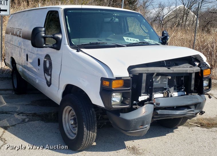 image for item GO9275 2013 Ford E350 Super Duty  van