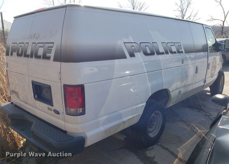 image for item GO9275 2013 Ford E350 Super Duty  van
