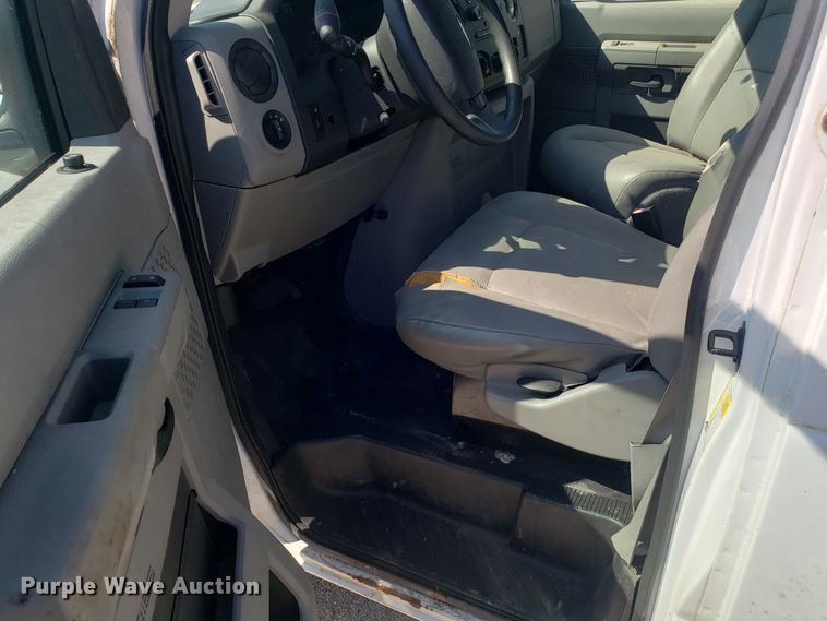 image for item GO9275 2013 Ford E350 Super Duty  van