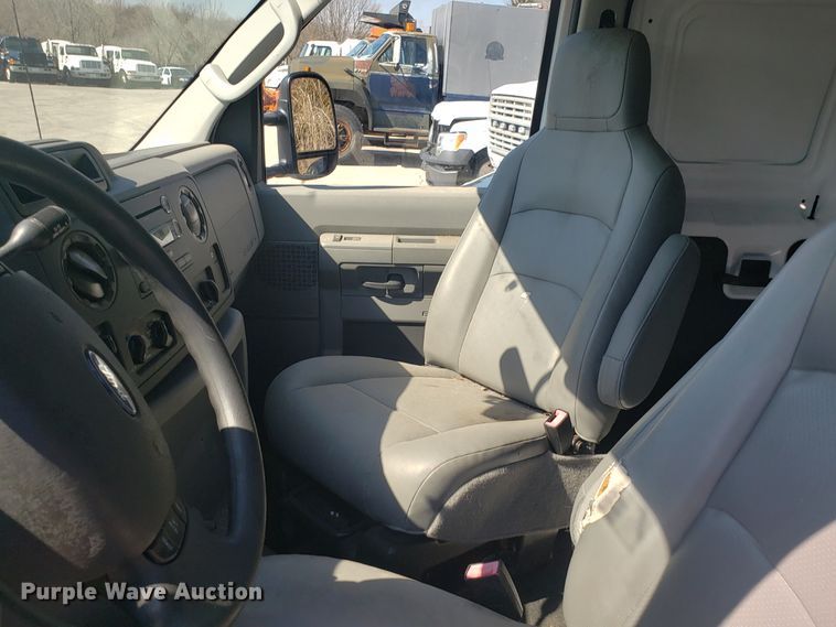 image for item GO9275 2013 Ford E350 Super Duty  van