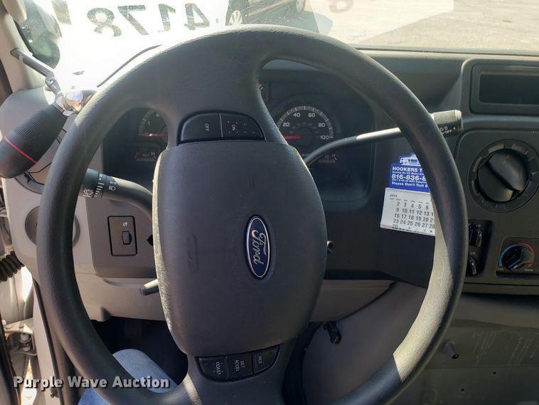 image for item GO9275 2013 Ford E350 Super Duty  van