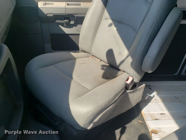 image for item GO9275 2013 Ford E350 Super Duty  van