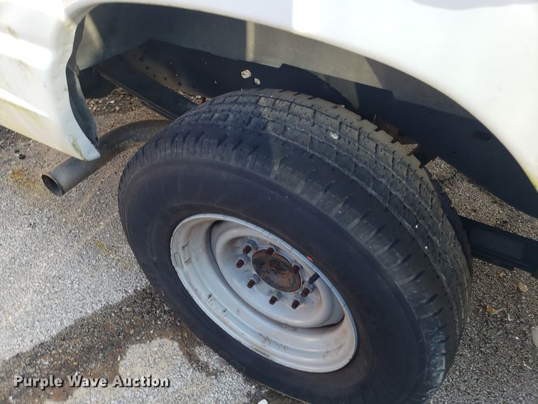 image for item GO9275 2013 Ford E350 Super Duty  van